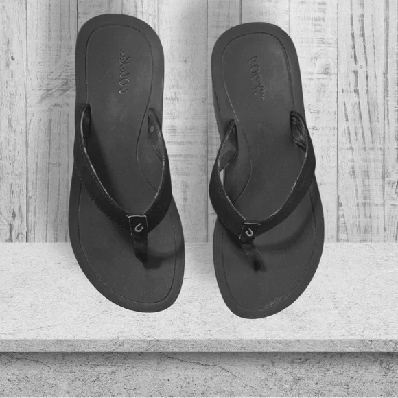OLUKAI PI’O LUA BLACK THONG SANDALS - Picture 2 of 7
